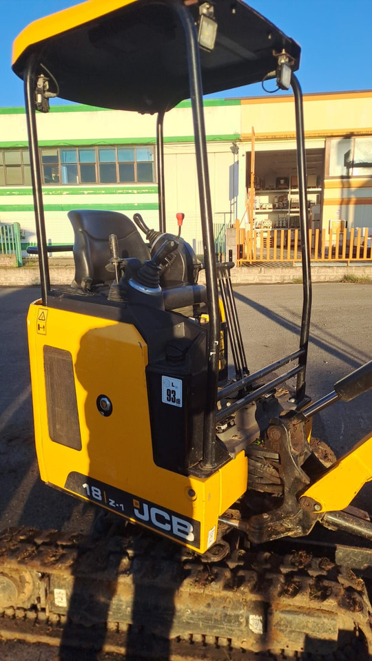 JCB 18 Z 1 - Minibagger: das Bild 2 JCB 18 Z 1 - Minibagger: das Bild 2