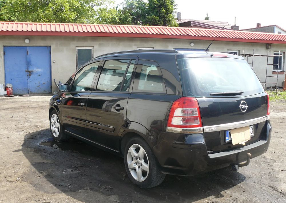 Opel Zafira 1.9 CDTI Cosmo - SUV/ Geländewagen: das Bild 3 Opel Zafira 1.9 CDTI Cosmo - SUV/ Geländewagen: das Bild 3