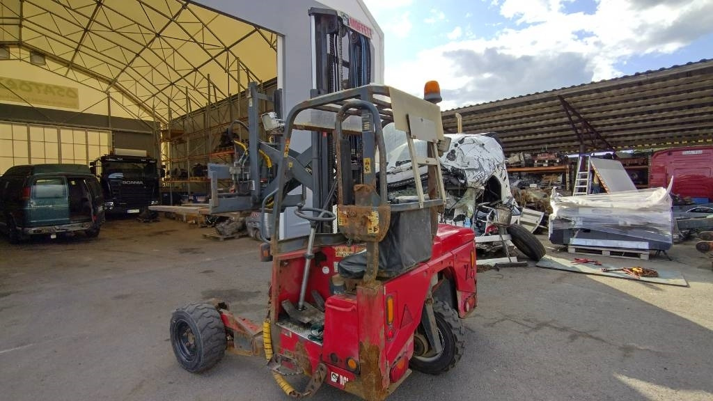 Moffett M4 25.4 ajoneuvotrukki - Mitnahmestapler: das Bild 2 Moffett M4 25.4 ajoneuvotrukki - Mitnahmestapler: das Bild 2