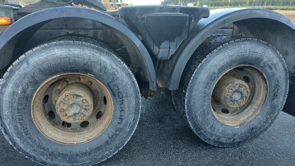 Scania R144 530 8x4 RASKASVETURI - Sattelzugmaschine: das Bild 4 Scania R144 530 8x4 RASKASVETURI - Sattelzugmaschine: das Bild 4