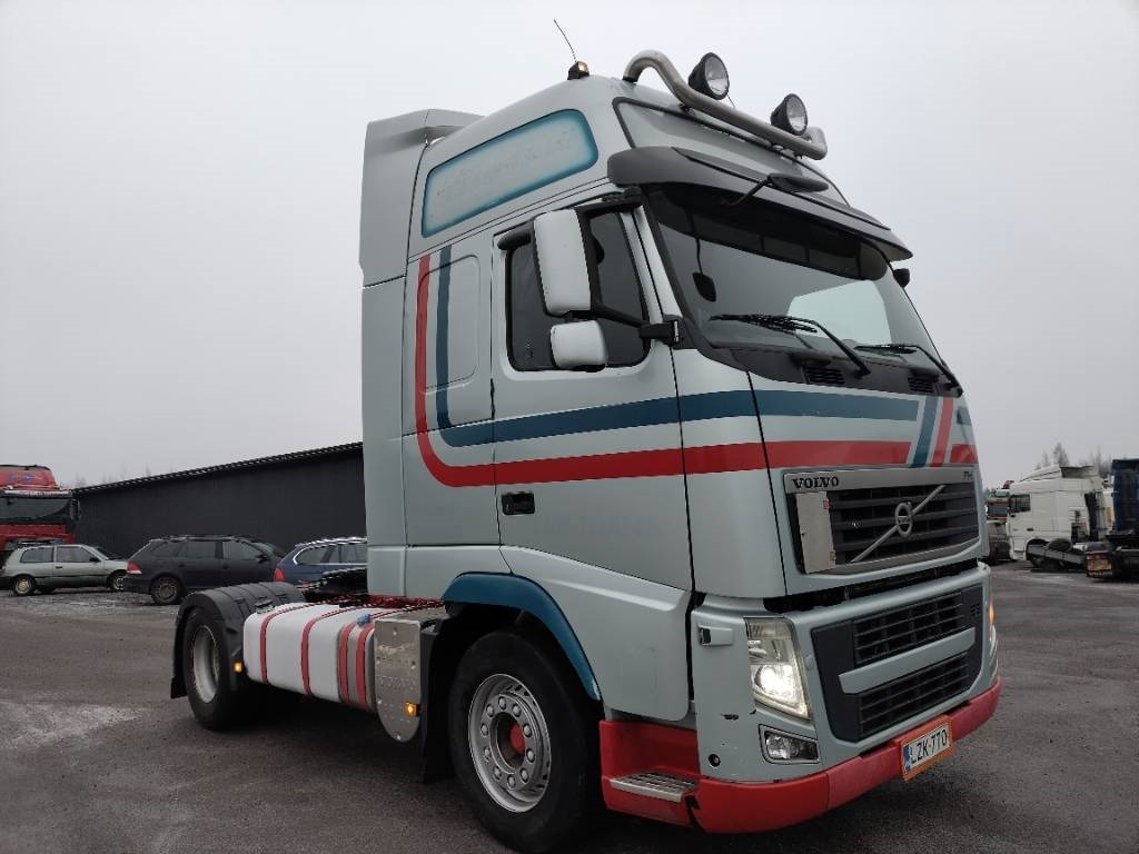 Volvo FH13 460 euro5 veturi täysilmaj. - Sattelzugmaschine: das Bild 2 Volvo FH13 460 euro5 veturi täysilmaj. - Sattelzugmaschine: das Bild 2