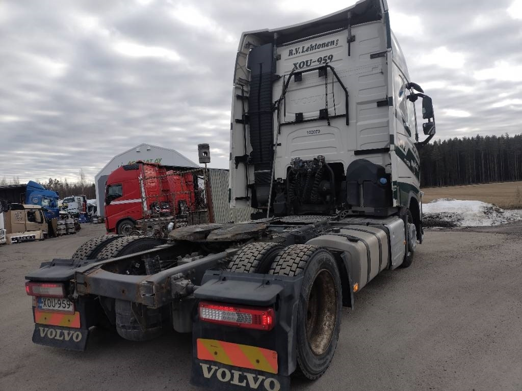 Volvo FH460 mega veturi - Sattelzugmaschine: das Bild 3 Volvo FH460 mega veturi - Sattelzugmaschine: das Bild 3