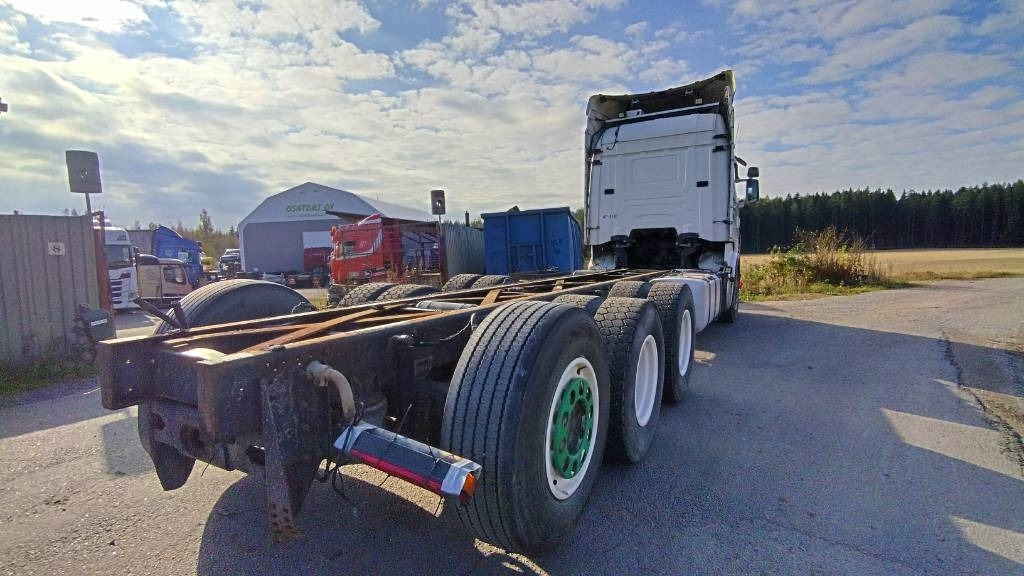 Scania R500 8x4 ilmajousi alusta - Fahrgestell LKW: das Bild 3 Scania R500 8x4 ilmajousi alusta - Fahrgestell LKW: das Bild 3