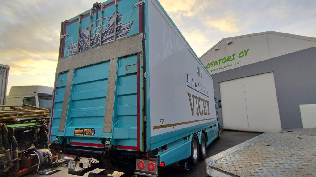 Scania R560 6x2 8,35m umpikori +pl-nostin - Koffer LKW: das Bild 3 Scania R560 6x2 8,35m umpikori +pl-nostin - Koffer LKW: das Bild 3