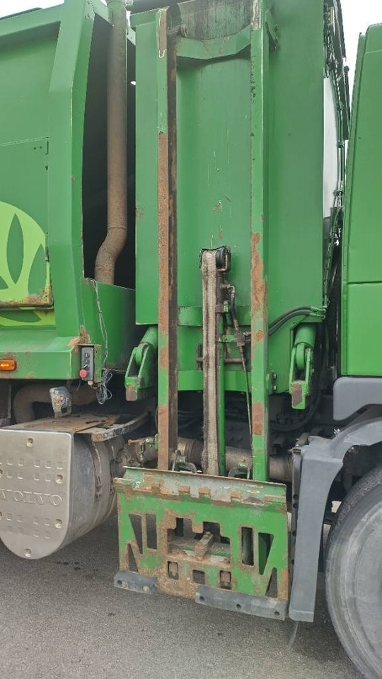 Volvo FM9 6x2 pakkaaja +nostin +etukippo - Müllwagen: das Bild 3 Volvo FM9 6x2 pakkaaja +nostin +etukippo - Müllwagen: das Bild 3
