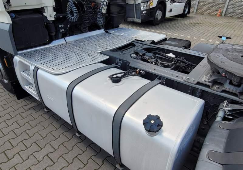 DAF XF510 SPACE CAB / SPROWADZONY / MANUAL / RETARDER - Sattelzugmaschine: das Bild 3 DAF XF510 SPACE CAB / SPROWADZONY / MANUAL / RETARDER - Sattelzugmaschine: das Bild 3