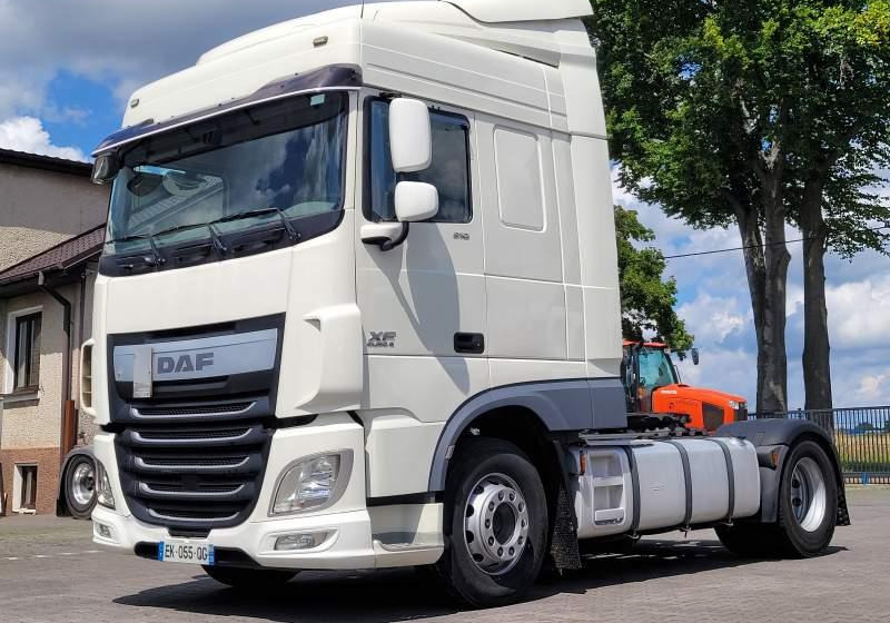 DAF XF510 SPACE CAB / SPROWADZONY / MANUAL / RETARDER - Sattelzugmaschine: das Bild 1 DAF XF510 SPACE CAB / SPROWADZONY / MANUAL / RETARDER - Sattelzugmaschine: das Bild 1