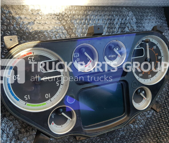 DAF 105XF, EURO 4, EURO 5, CF instrument panel, instrument cluster, dashboard - Armaturenbrett für LKW: das Bild 1 DAF 105XF, EURO 4, EURO 5, CF instrument panel, instrument cluster, dashboard - Armaturenbrett für LKW: das Bild 1