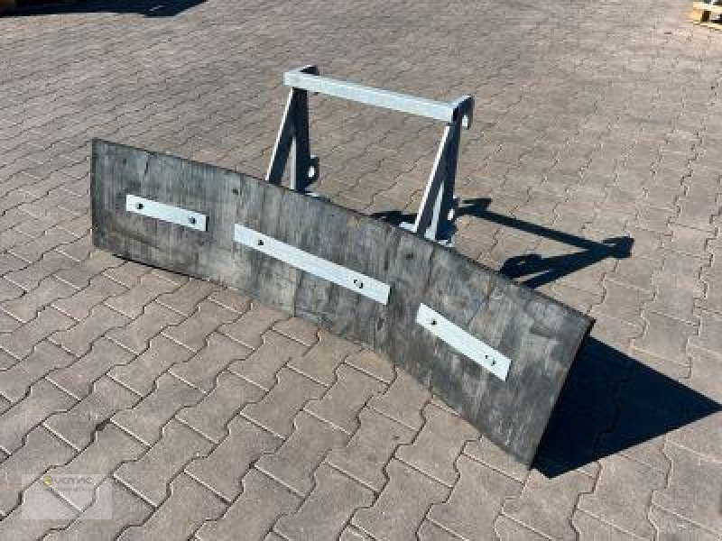Vemac Gummischieber 200 Schäffer Futterschieber, Gülleschieber, Schneeschild - Planierschild für Landmaschine: das Bild 1 Vemac Gummischieber 200 Schäffer Futterschieber, Gülleschieber, Schneeschild - Planierschild für Landmaschine: das Bild 1