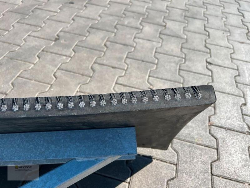 Vemac Gummischieber 260 Schäffer Futterschieber, Gülleschieber, Schneeschild - Planierschild für Landmaschine: das Bild 3 Vemac Gummischieber 260 Schäffer Futterschieber, Gülleschieber, Schneeschild - Planierschild für Landmaschine: das Bild 3