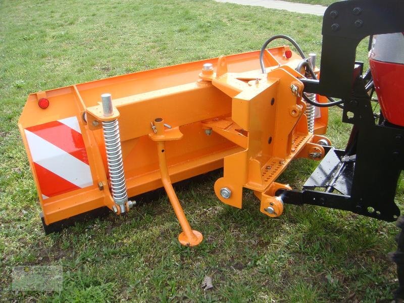 Vemac Schneeschild Schneepflug hydraul. Winterdienst 140cm NEU - Schneepflug: das Bild 4 Vemac Schneeschild Schneepflug hydraul. Winterdienst 140cm NEU - Schneepflug: das Bild 4