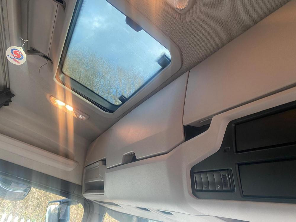 Sattelzugmaschine Scania R450: das Bild 6