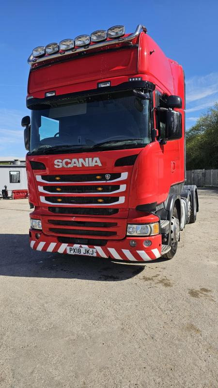 Sattelzugmaschine Scania R450: das Bild 8