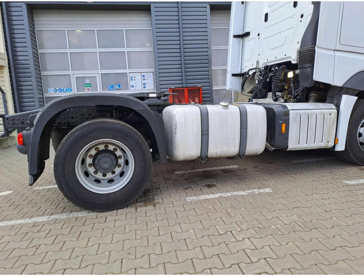 2021 Mercedes-Benz Actros 5 1845 BigSpace Max tanks - Sattelzugmaschine: das Bild 4 2021 Mercedes-Benz Actros 5 1845 BigSpace Max tanks - Sattelzugmaschine: das Bild 4
