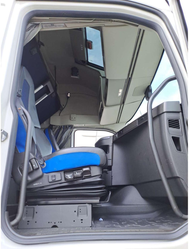 2023 Volvo FH 460 Globetrotter XL Varios i-Save - Sattelzugmaschine: das Bild 2 2023 Volvo FH 460 Globetrotter XL Varios i-Save - Sattelzugmaschine: das Bild 2