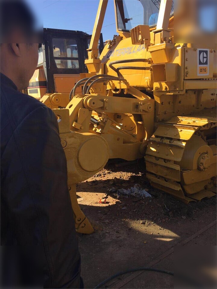 CATERPILLAR D7G - Bulldozer: das Bild 2 CATERPILLAR D7G - Bulldozer: das Bild 2