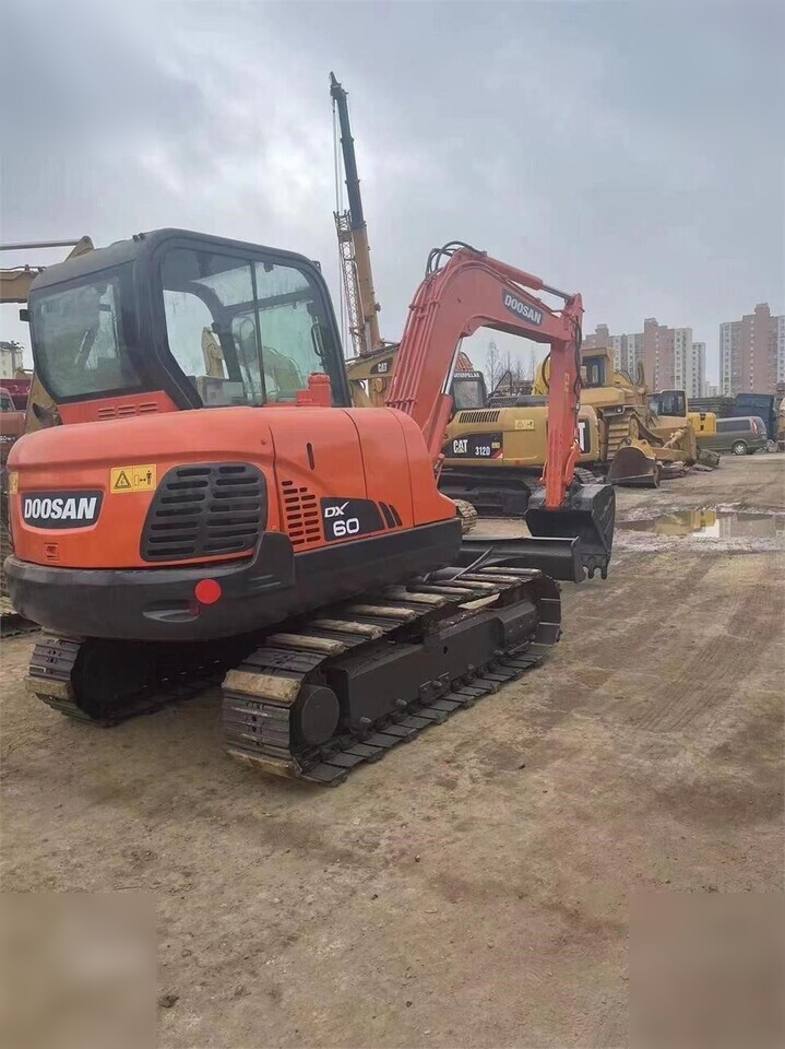 DOOSAN DX60 - Kettenbagger: das Bild 2 DOOSAN DX60 - Kettenbagger: das Bild 2