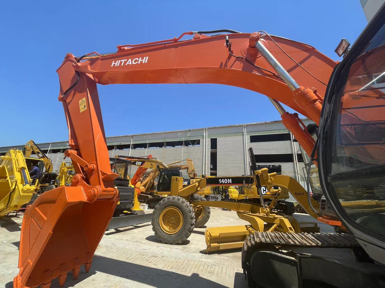 HITACHI ZX200 - Kettenbagger: das Bild 4 HITACHI ZX200 - Kettenbagger: das Bild 4