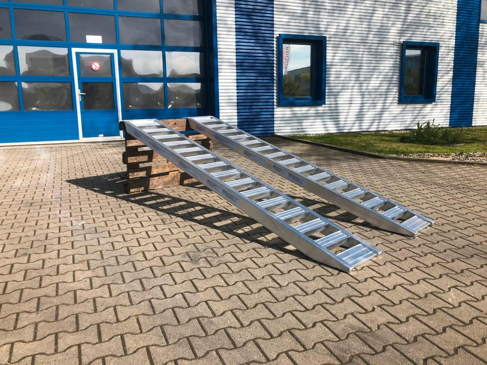 Alurampen Satz 3,50m 4000KG Minibagger Minilader Quad Auffahrrampe *INKL.19% MWST* - Verladerampe: das Bild 3 Alurampen Satz 3,50m 4000KG Minibagger Minilader Quad Auffahrrampe *INKL.19% MWST* - Verladerampe: das Bild 3
