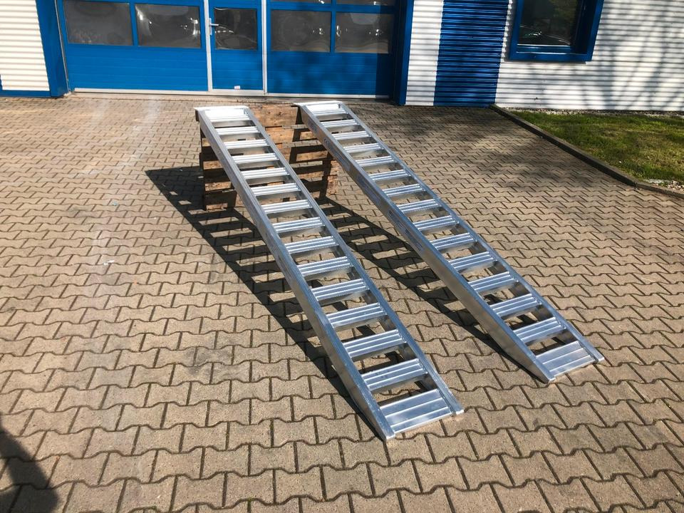 Alurampen Satz 3,50m 4000KG Minibagger Minilader Quad Auffahrrampe *INKL.19% MWST* - Verladerampe: das Bild 5 Alurampen Satz 3,50m 4000KG Minibagger Minilader Quad Auffahrrampe *INKL.19% MWST* - Verladerampe: das Bild 5