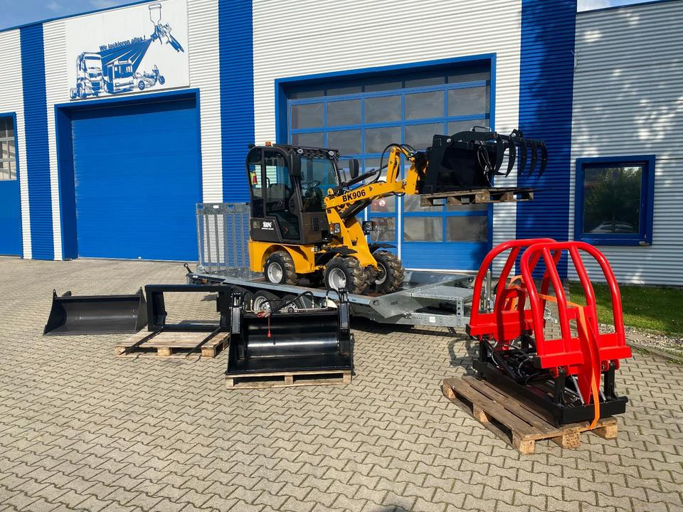 Radlader/Hoflader BK906 Kabine inkl. Tieflader und großem Zubehörpaket *INKL.19% MWST*BERGER KRAUS*PERKINS*CE*SOFORT!* - Hoflader, Anhänger: das Bild 3 Radlader/Hoflader BK906 Kabine inkl. Tieflader und großem Zubehörpaket *INKL.19% MWST*BERGER KRAUS*PERKINS*CE*SOFORT!* - Hoflader, Anhänger: das Bild 3