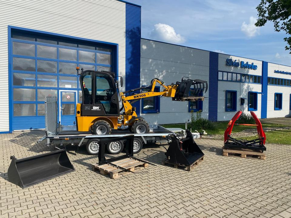 Radlader/Hoflader BK906 Kabine inkl. Tieflader und großem Zubehörpaket *INKL.19% MWST*BERGER KRAUS*PERKINS*CE*SOFORT!* - Hoflader, Anhänger: das Bild 1 Radlader/Hoflader BK906 Kabine inkl. Tieflader und großem Zubehörpaket *INKL.19% MWST*BERGER KRAUS*PERKINS*CE*SOFORT!* - Hoflader, Anhänger: das Bild 1