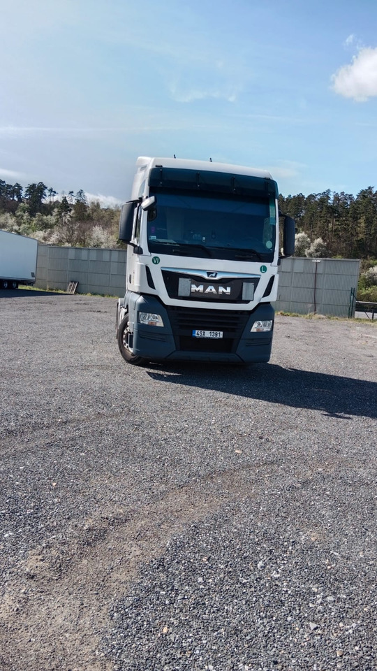 MAN TGX 18.500 4X2 XXL Retarder 2x Tanks Euro 6 - Sattelzugmaschine: das Bild 1 MAN TGX 18.500 4X2 XXL Retarder 2x Tanks Euro 6 - Sattelzugmaschine: das Bild 1