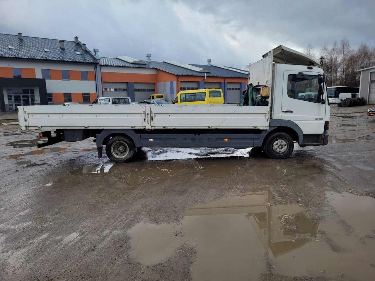 Mercedes-Benz Atego 815 - Pritsche LKW: das Bild 4 Mercedes-Benz Atego 815 - Pritsche LKW: das Bild 4