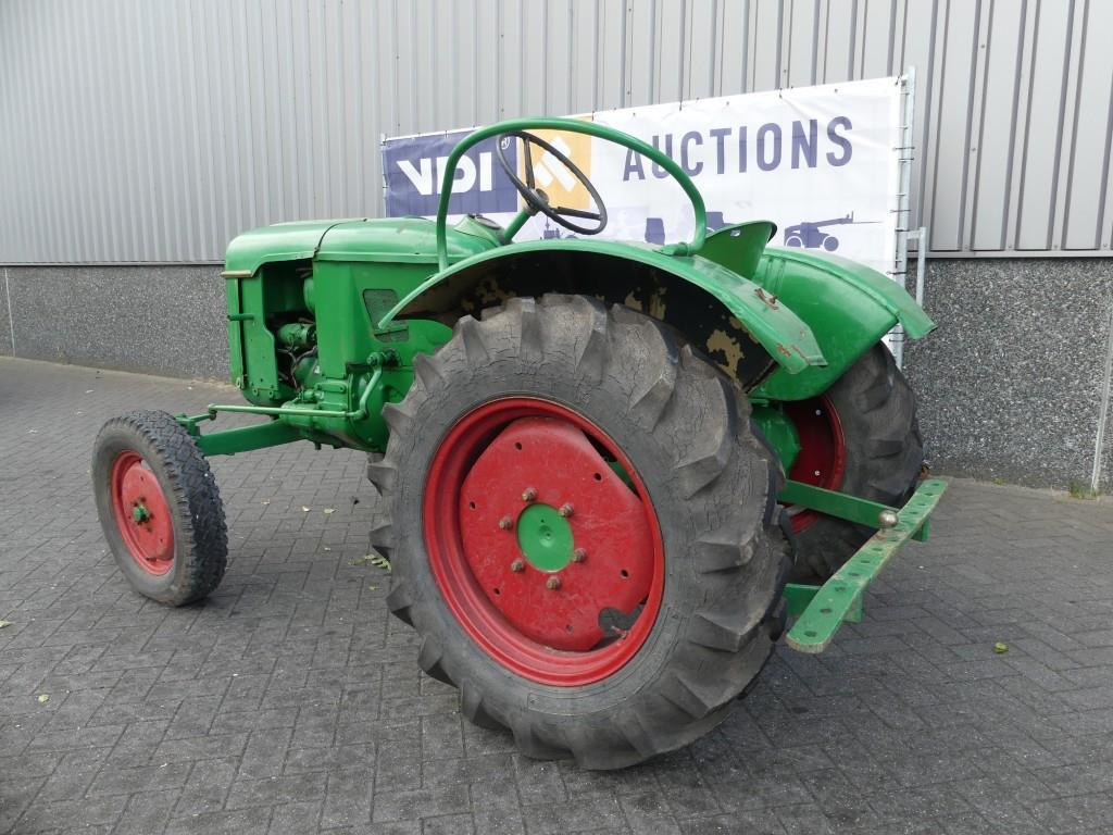 Deutz D15-N - Traktor: das Bild 5 Deutz D15-N - Traktor: das Bild 5