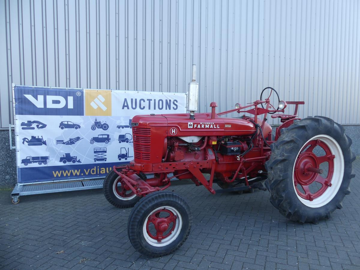 International Farmall H - Traktor: das Bild 1 International Farmall H - Traktor: das Bild 1