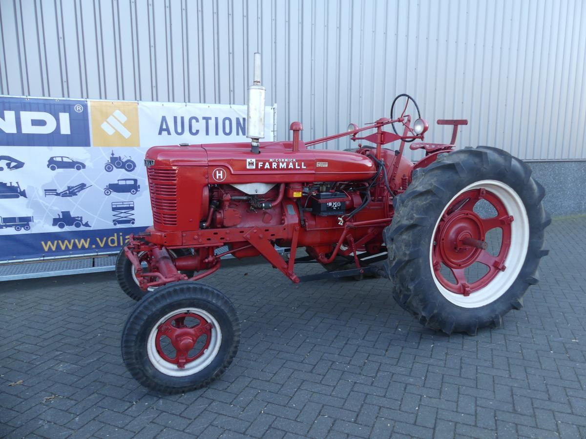 International Farmall H - Traktor: das Bild 2 International Farmall H - Traktor: das Bild 2