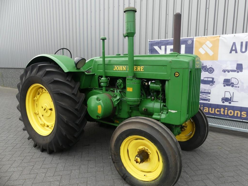 Traktor John-Deere D: das Bild 32