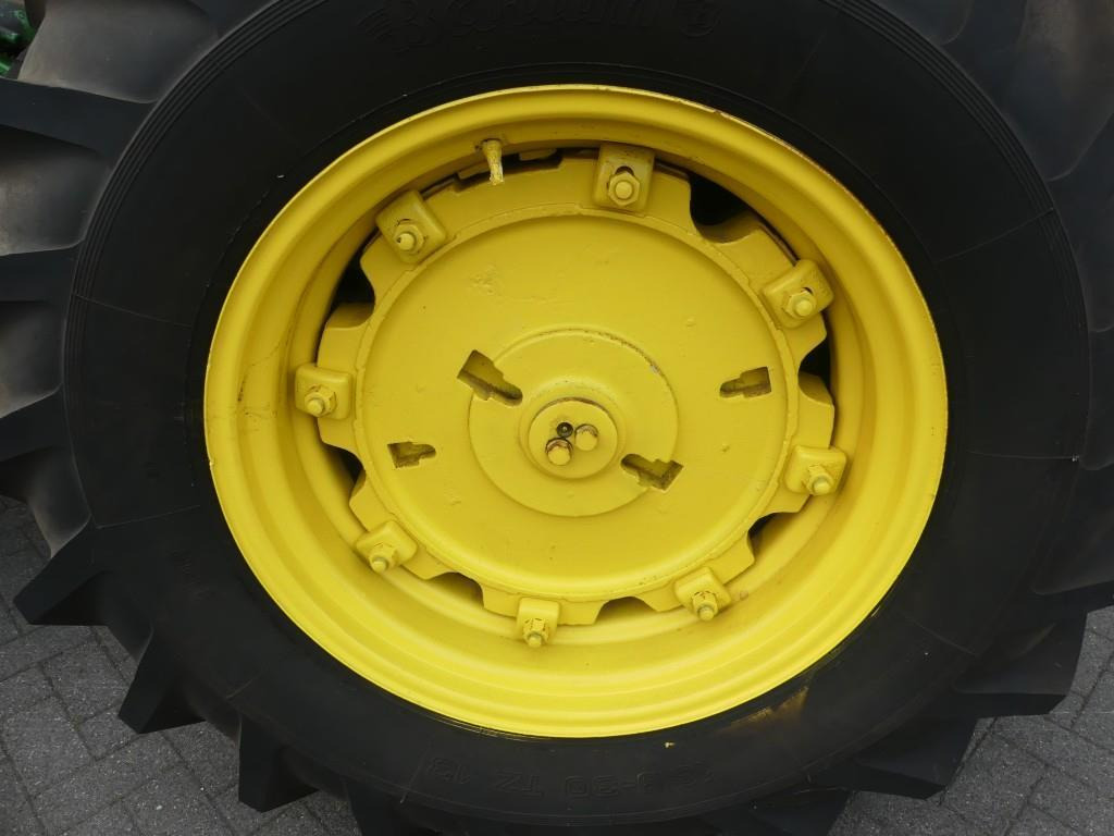 Traktor John-Deere D: das Bild 15