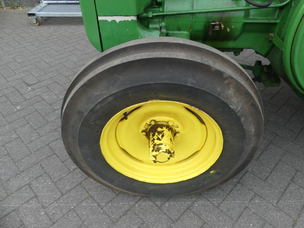 Traktor John-Deere D: das Bild 16
