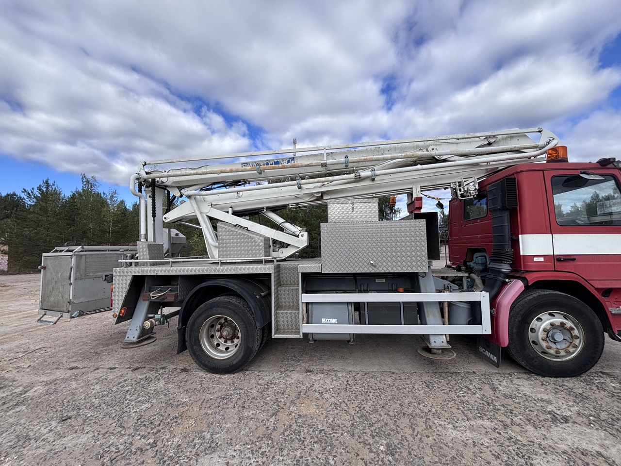 SCANIA - Feuerwehrfahrzeug: das Bild 4 SCANIA - Feuerwehrfahrzeug: das Bild 4