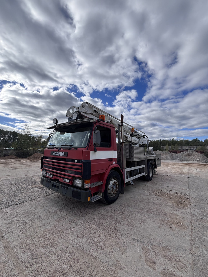 SCANIA - Feuerwehrfahrzeug: das Bild 1 SCANIA - Feuerwehrfahrzeug: das Bild 1