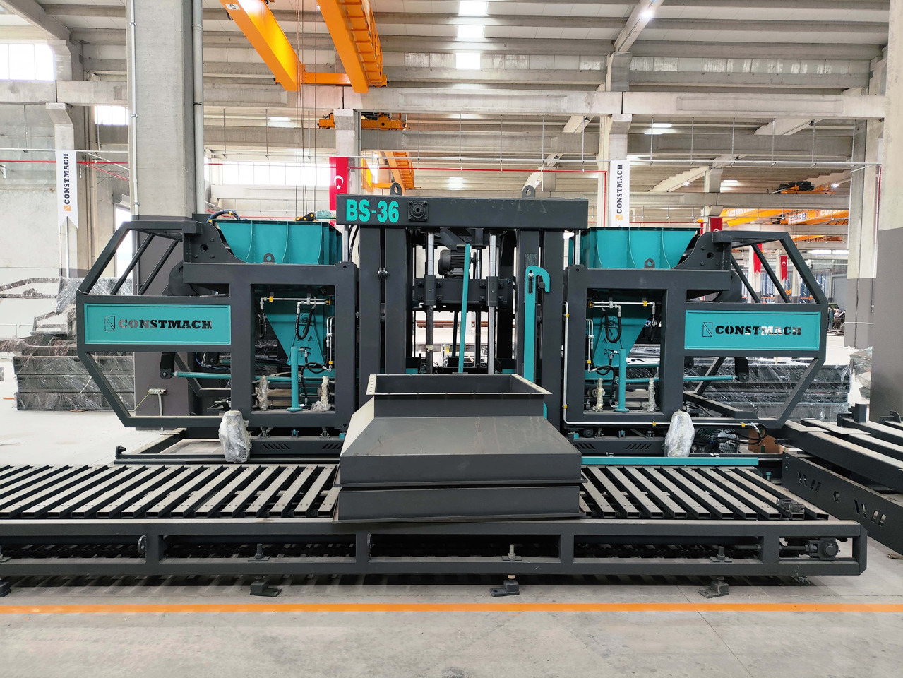 Constmach BS-25 Concrete Block Making Machine (Concrete Paving Machine) - Betonsteinmaschine: das Bild 3 Constmach BS-25 Concrete Block Making Machine (Concrete Paving Machine) - Betonsteinmaschine: das Bild 3