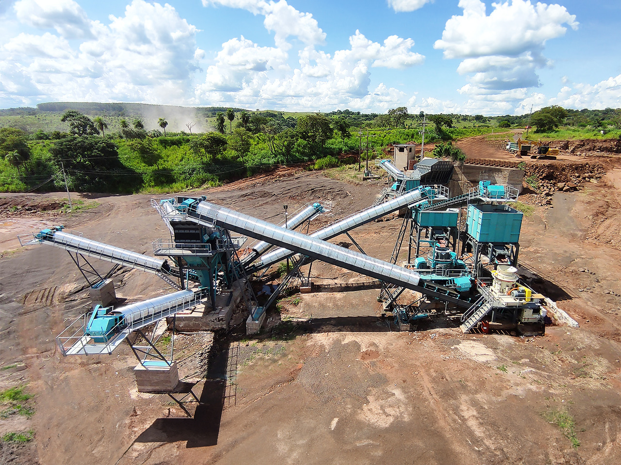 Constmach Stationary Basalt Stone Crushing Plant 250-300 Tph - Brecher: das Bild 1 Constmach Stationary Basalt Stone Crushing Plant 250-300 Tph - Brecher: das Bild 1