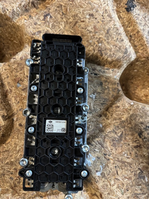 ZF Ventilblock TRAXON Getriebe 0501330550 - Getriebe und Teile für LKW: das Bild 1 ZF Ventilblock TRAXON Getriebe 0501330550 - Getriebe und Teile für LKW: das Bild 1
