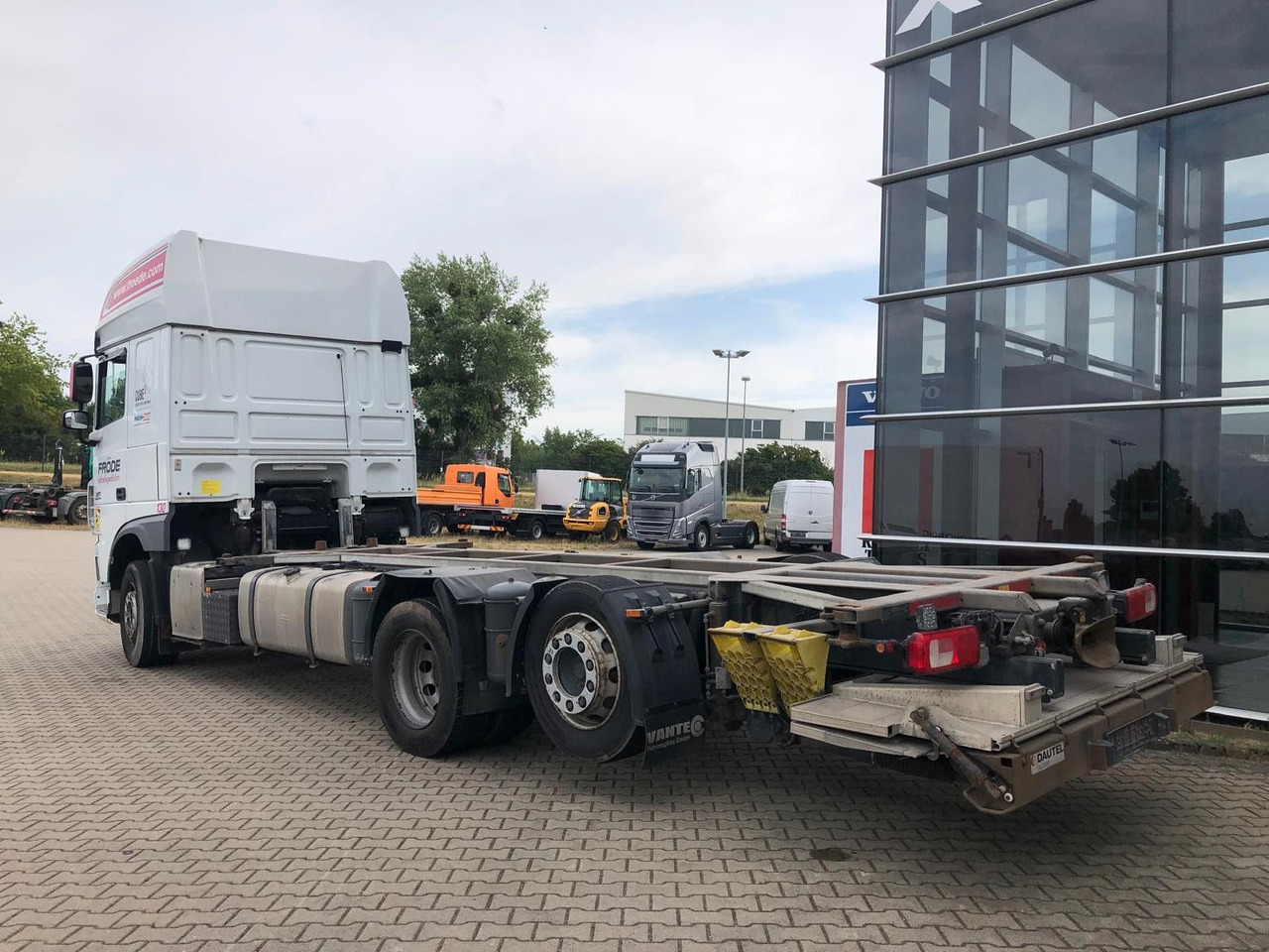 DAF XF460SSC Lenk/Lift*LBW*Standkl*Mega*NeueKuppl. - Containerwagen/ Wechselfahrgestell LKW: das Bild 2 DAF XF460SSC Lenk/Lift*LBW*Standkl*Mega*NeueKuppl. - Containerwagen/ Wechselfahrgestell LKW: das Bild 2