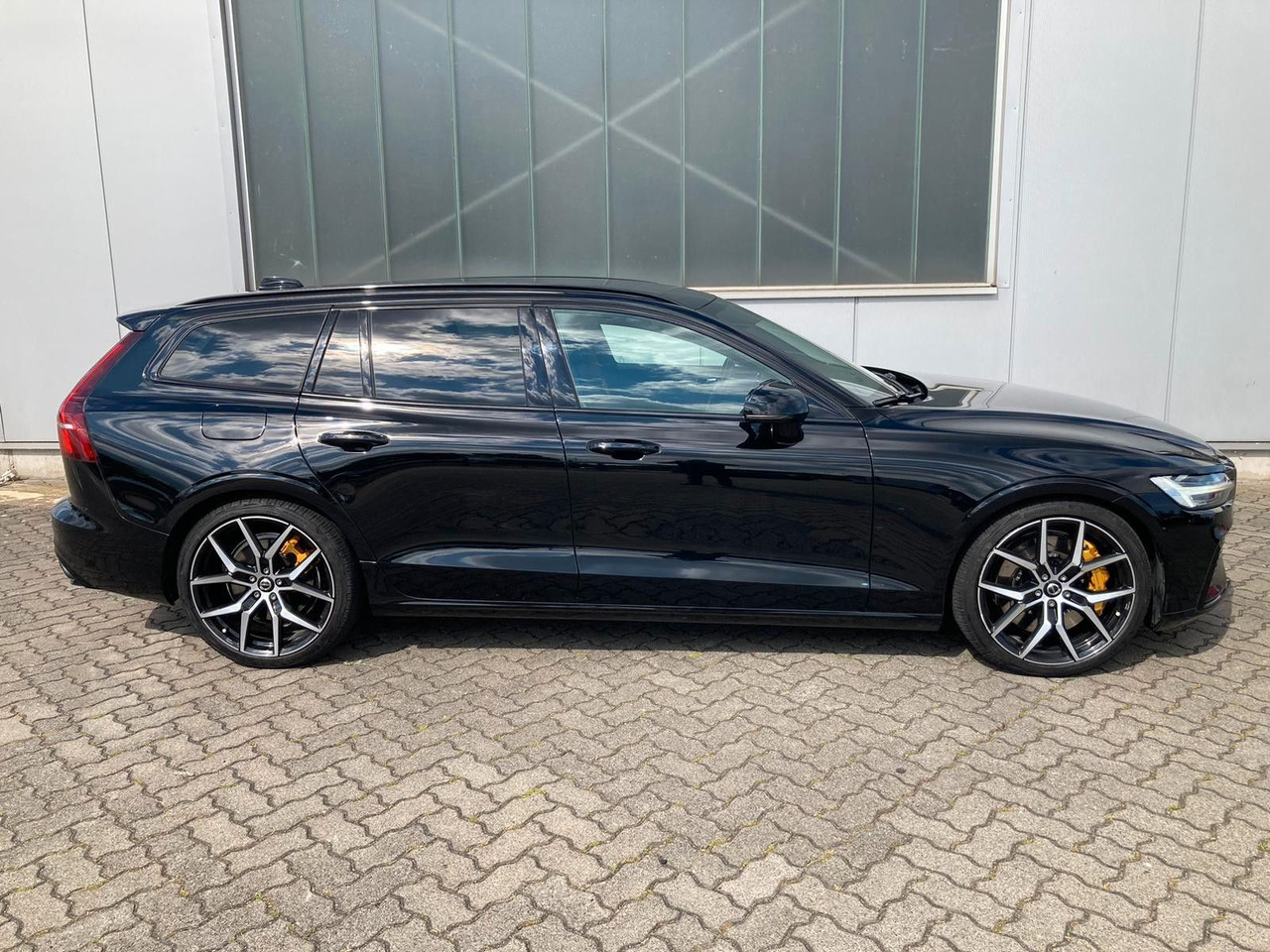 Volvo V60 T8 Polestar Engineered Plug-In Hybrid AWD - PKW: das Bild 2 Volvo V60 T8 Polestar Engineered Plug-In Hybrid AWD - PKW: das Bild 2