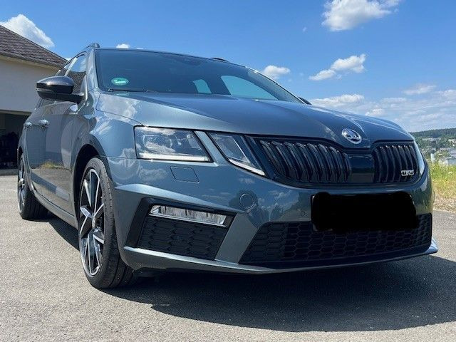 Skoda Octavia Combi RS 4x4 - Kombi: das Bild 2 Skoda Octavia Combi RS 4x4 - Kombi: das Bild 2