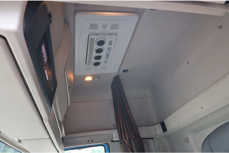 Koffer LKW DAF CF 410 Bakwagen + Onderschuif klep: das Bild 8