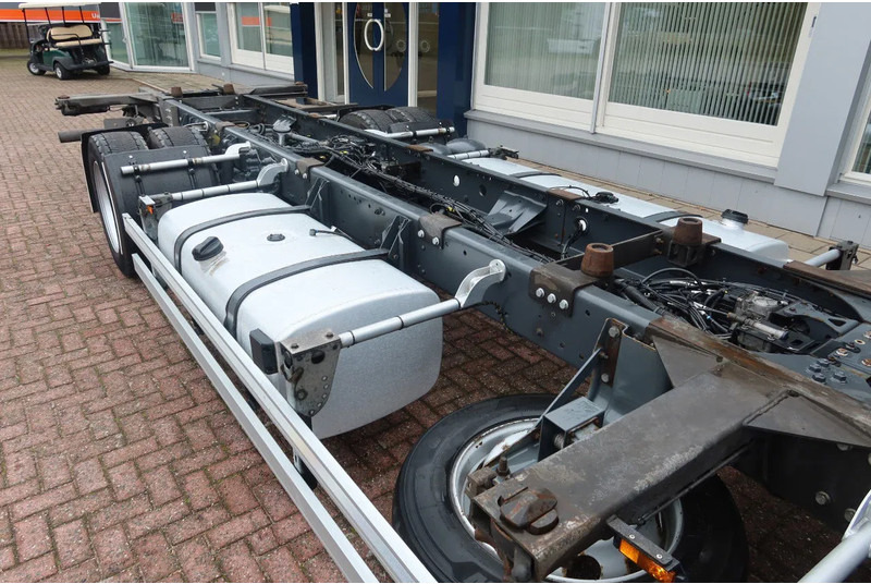 DAF XF 430 430 FA 4x2 BDF/Chassiscabine Wisselbare opbouw - Fahrgestell LKW: das Bild 4 DAF XF 430 430 FA 4x2 BDF/Chassiscabine Wisselbare opbouw - Fahrgestell LKW: das Bild 4