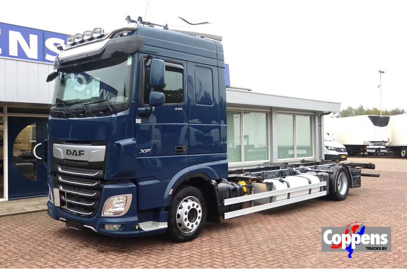 DAF XF 430 430 FA 4x2 BDF/Chassiscabine Wisselbare opbouw - Fahrgestell LKW: das Bild 1 DAF XF 430 430 FA 4x2 BDF/Chassiscabine Wisselbare opbouw - Fahrgestell LKW: das Bild 1