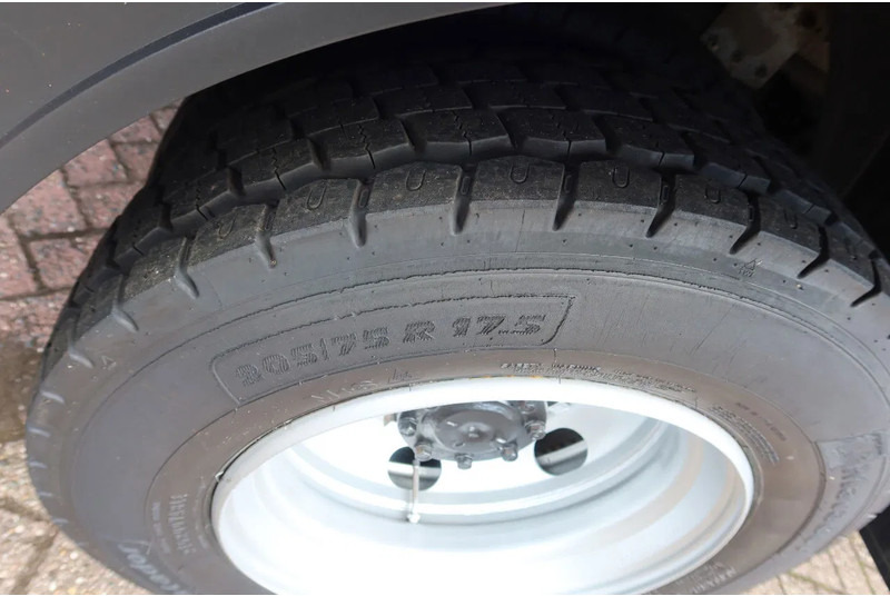 Koffer LKW FUSO Canter Mistubishi Canter 7C18: das Bild 14