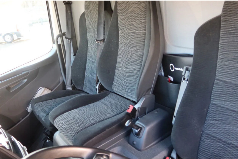 Mercedes-Benz Atego 1321L Bakwagen Laadklep 2000kg / 3 Stoelen!! - Koffer LKW: das Bild 5 Mercedes-Benz Atego 1321L Bakwagen Laadklep 2000kg / 3 Stoelen!! - Koffer LKW: das Bild 5