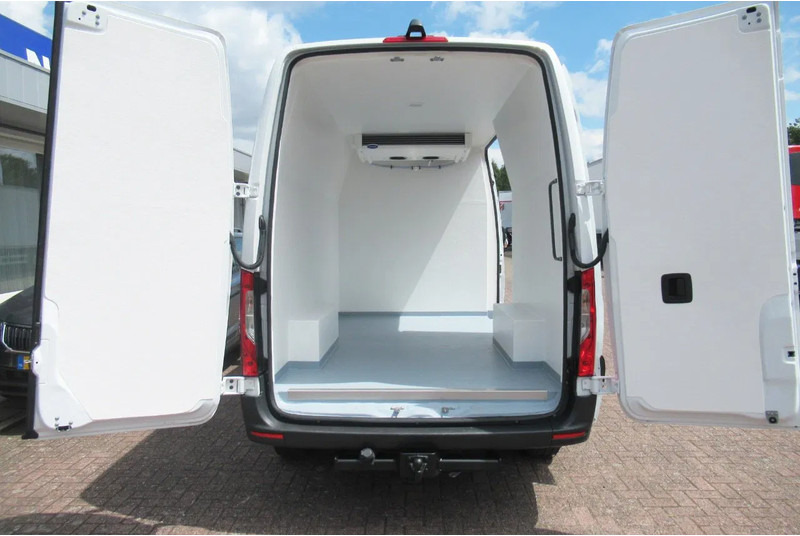 Mercedes-Benz Sprinter 316 CDI Koelen/Vriezen/ Verwarmen Carrier Xarios 350 + 220 volt nacht aansluiting - Kühltransporter: das Bild 3 Mercedes-Benz Sprinter 316 CDI Koelen/Vriezen/ Verwarmen Carrier Xarios 350 + 220 volt nacht aansluiting - Kühltransporter: das Bild 3