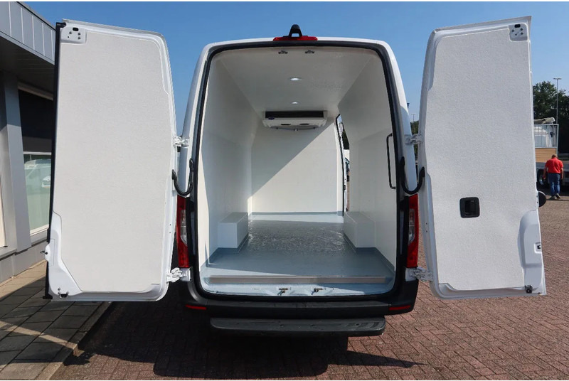 Mercedes-Benz Sprinter 317 Koel/Vries/Verwarmen met nachtaansluiting 220 volt. AUTOMAAT! - Kühltransporter: das Bild 4 Mercedes-Benz Sprinter 317 Koel/Vries/Verwarmen met nachtaansluiting 220 volt. AUTOMAAT! - Kühltransporter: das Bild 4