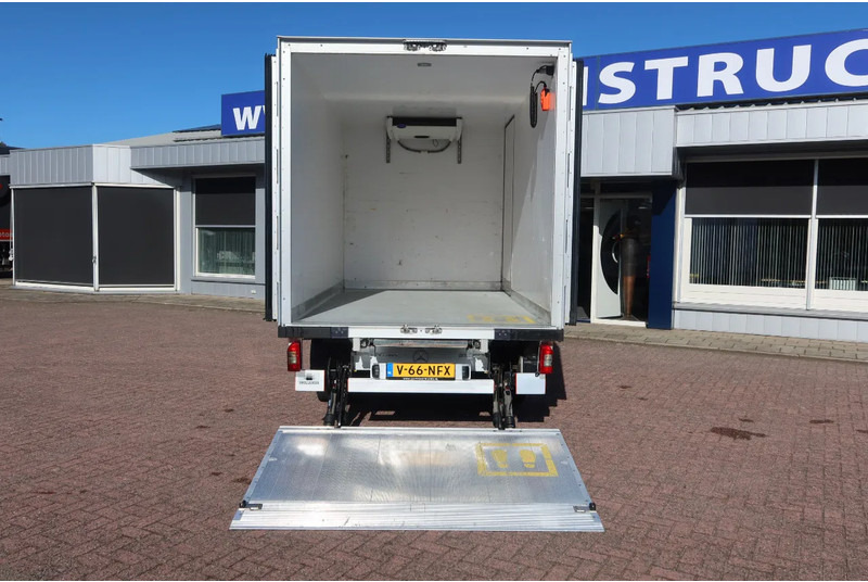 Mercedes-Benz Sprinter 516 CDI Koel/Vries + Dhollandia Klep 750 kg Carrier 300 Xarios Dag + nacht 220 Volt - Kühltransporter: das Bild 3 Mercedes-Benz Sprinter 516 CDI Koel/Vries + Dhollandia Klep 750 kg Carrier 300 Xarios Dag + nacht 220 Volt - Kühltransporter: das Bild 3